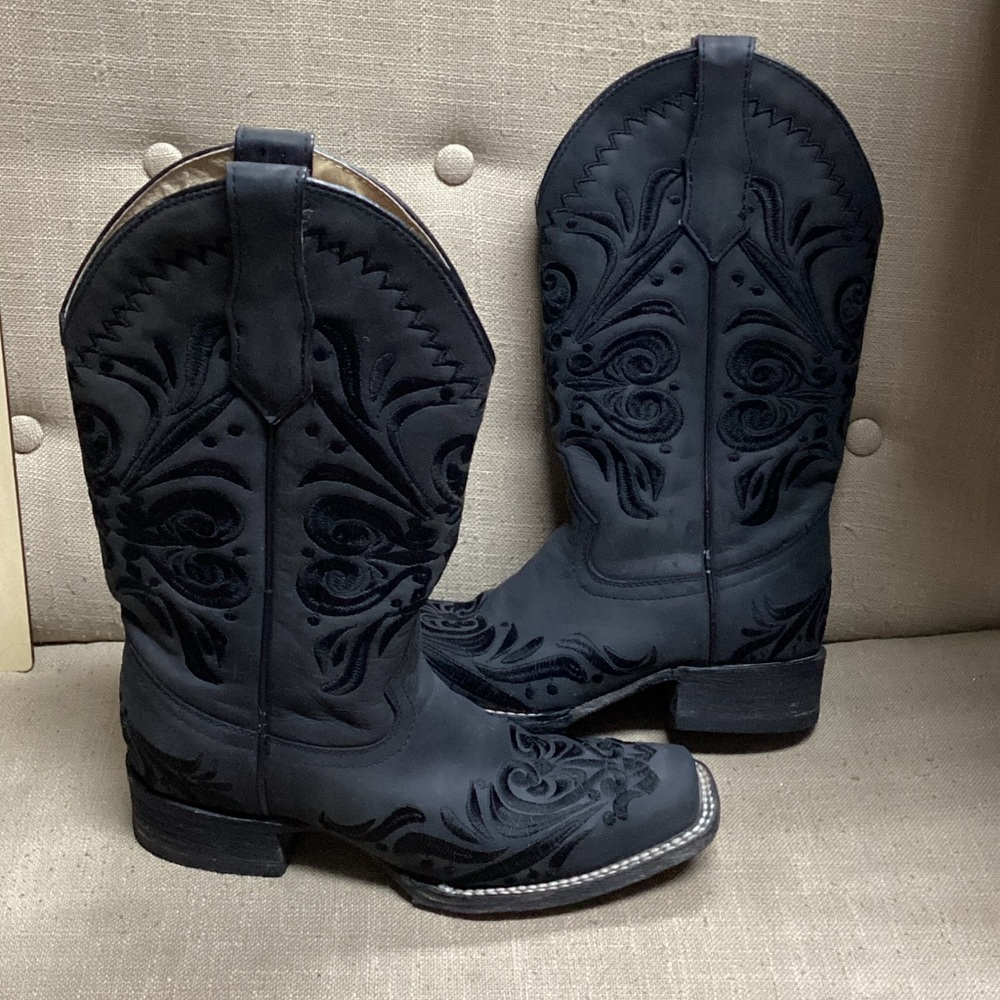 Circle G Black Embroidered Western Boots